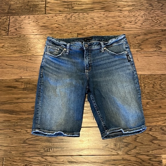 Silver Jeans Elyse Bermuda Short High Rise Size 30 - Picture 1 of 16